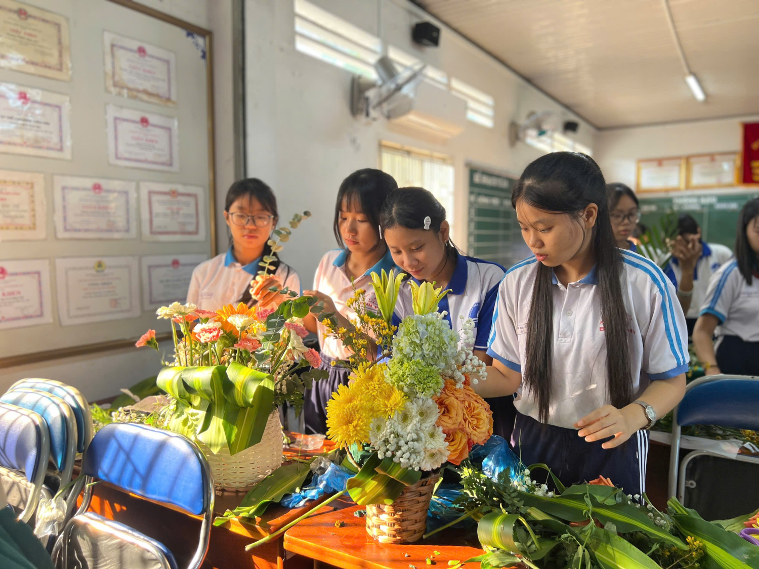 VUI TƯƠI VỚI HỘI THI "KHÉO TAY KĨ THUẬT" NĂM HỌC 2025-2026