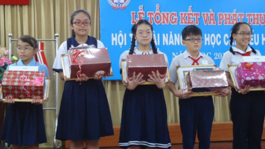 Khen Thưởng
