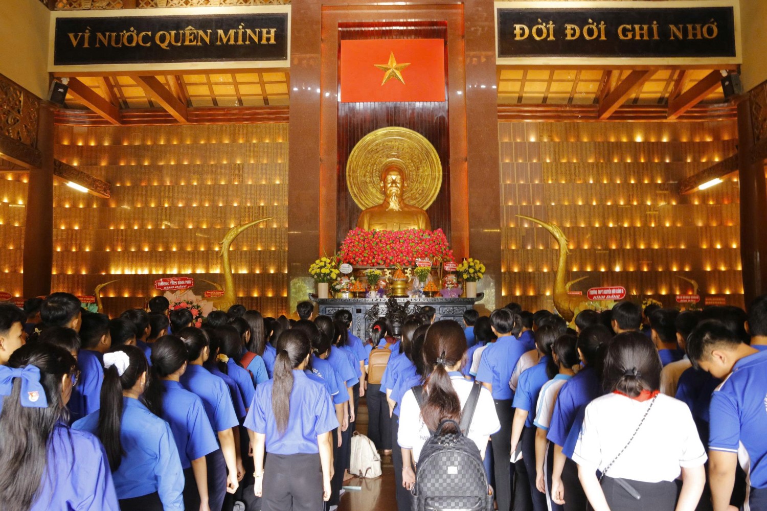 Về nguồn 2